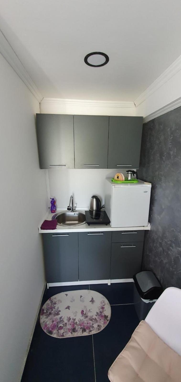Cozzy Apartment Near The Aiport Podgorica Mitrovici  外观 照片