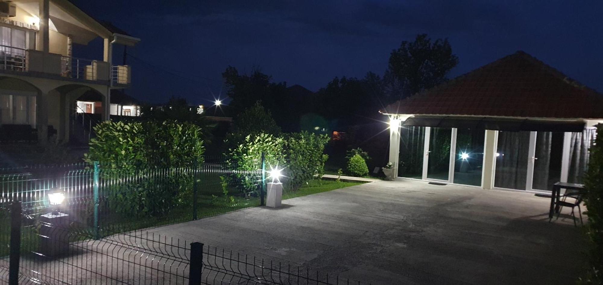 Cozzy Apartment Near The Aiport Podgorica Mitrovici  外观 照片