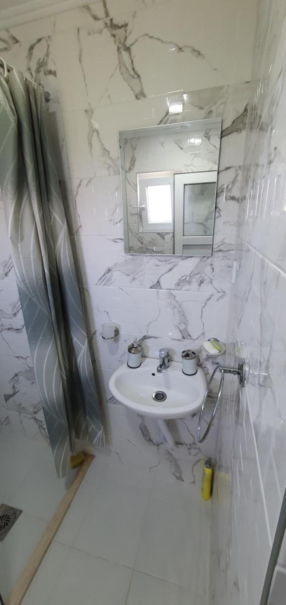 Cozzy Apartment Near The Aiport Podgorica Mitrovici  外观 照片